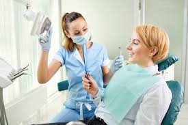A photo of Dr. Holloway （Jobs at Dental hygienist）# 1：