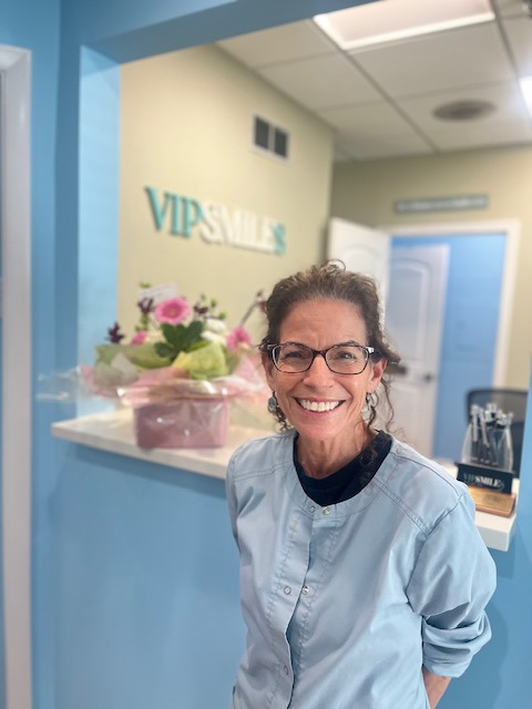 2 of VIP Smiles by Dr Julie Molin image：