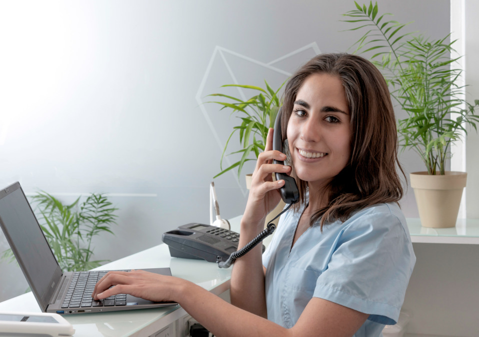 (Dental receptionist / admin job)Dentologie - 3423 N Southport Ave image: