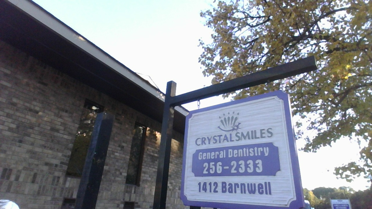 4 of Crystal Smiles Dental image：